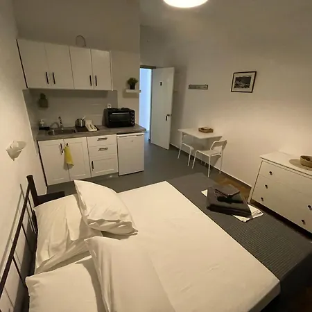 Apartament Spanos - *